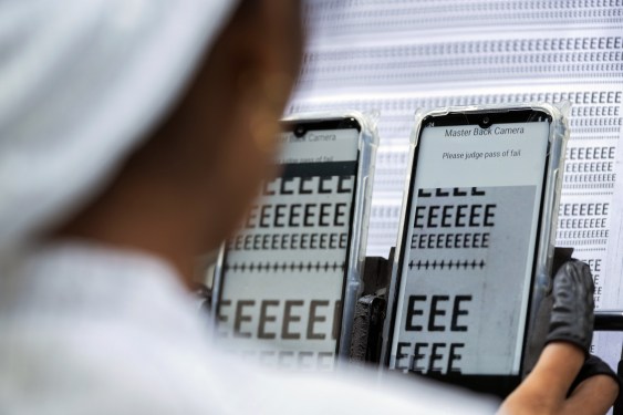 India Approves Apple Partners and Samsung for Massive $143 Billion Smartphone Manufacturing Plan